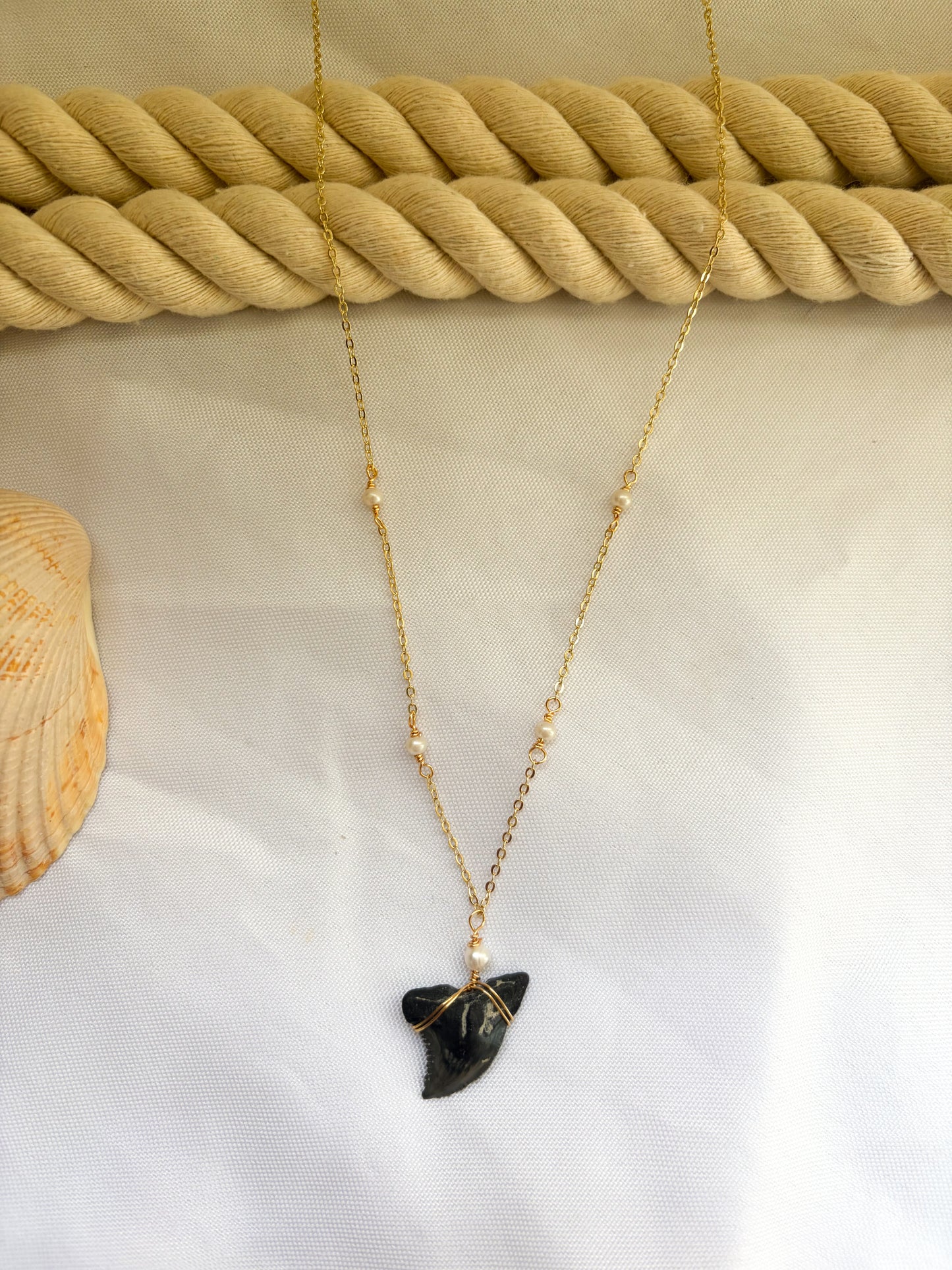 Pearl Crest Snaggle Tooth Necklace