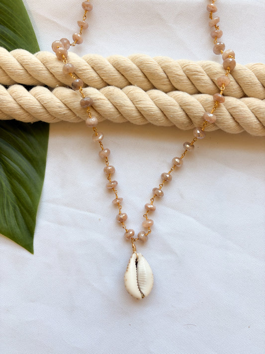 Peach Moonstone Cowrie Choker – Gold Beaded Necklace