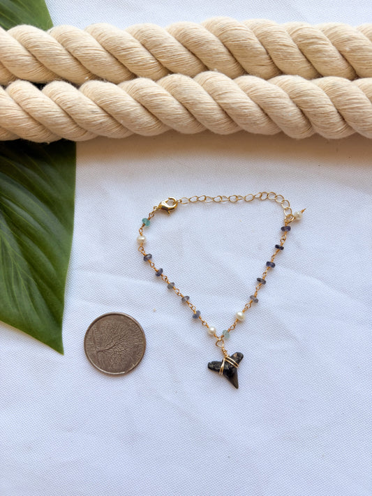 Labradorite & Pearl Shark Tooth Bracelet