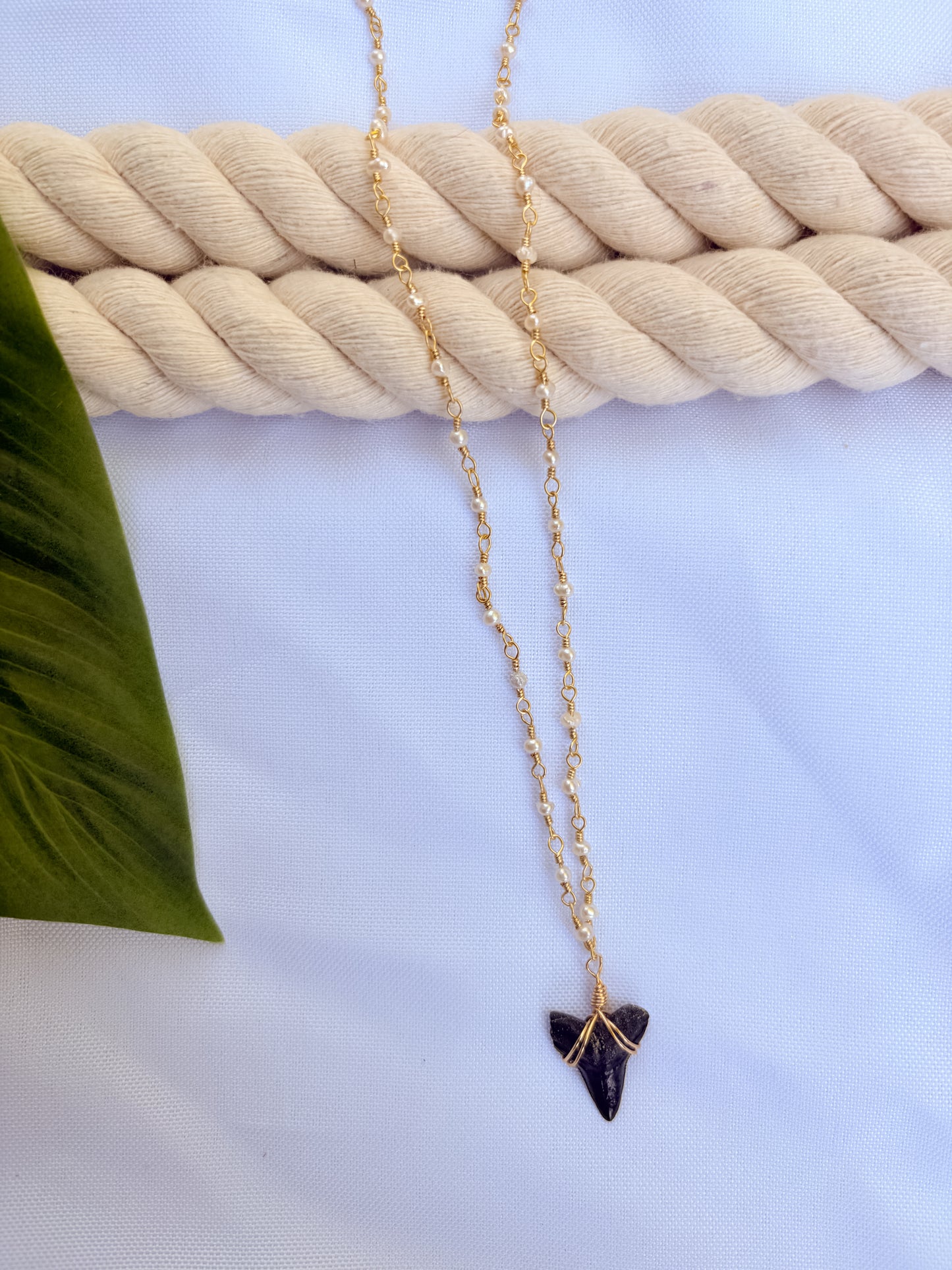 Dune Strand Necklace – Gold Beaded Pearl Chain